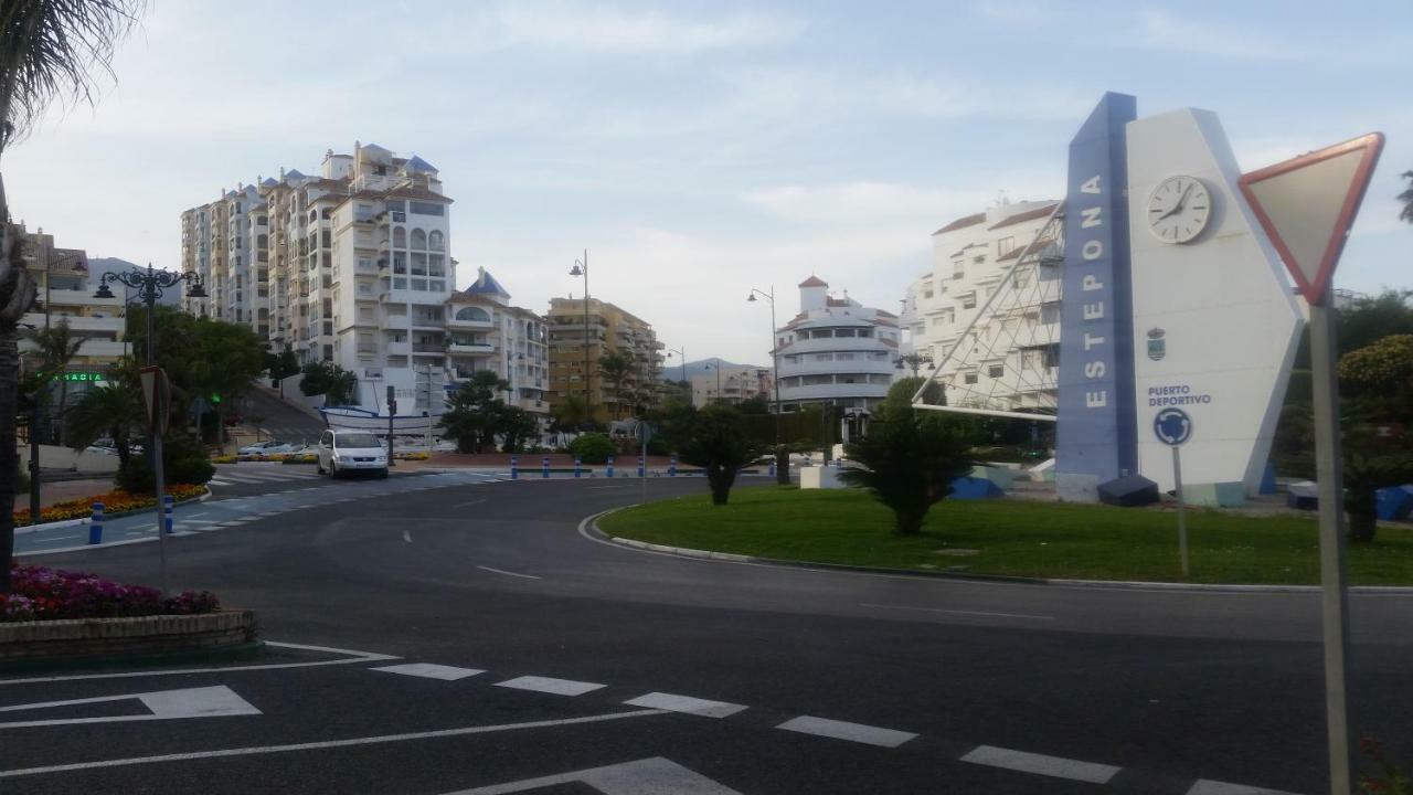 Puerto Deportivo Estepona Exteriör bild